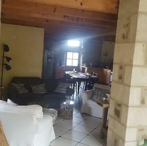 A La Campagne Andre De Chalencon