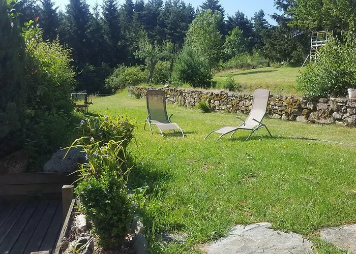 A La Campagne Andre De Chalencon